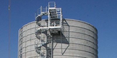 Stahlbeton-Rundbehälter in Ortbetonbauweise (Benet La Rochelle, Frankreich)