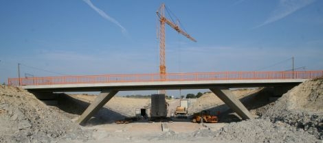 Fertigstellung der Brücke Bergstraße