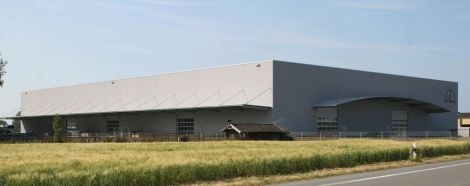 Fertigstellung einer Gewerbe- und Produktionshalle