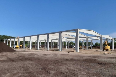 Fertigteilmontage in Trappenfelde (östlich von Berlin)