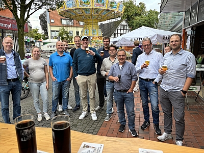 BÖRGEL eröffnet Kirmes mit dem Büroteam