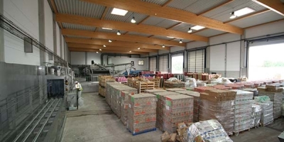 Planung und Neubau einer Industriehalle mit teilweiser Unterkellerung in Etampes, Frankreich